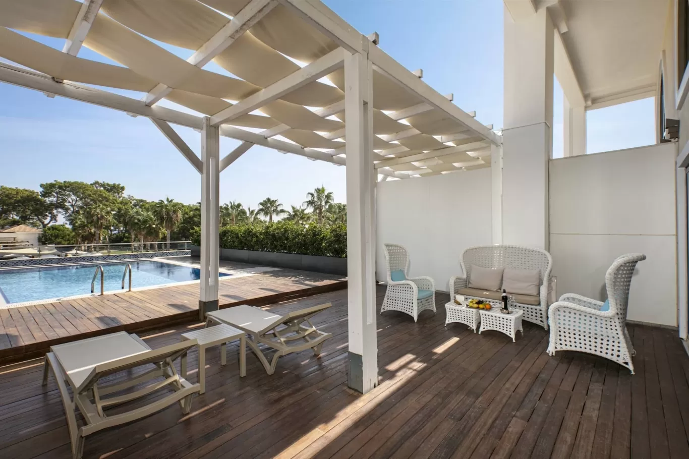 PLATINUM-MAISONETTE SUITE EXECUTIVE / MEERSEITE (MIT PRIVATEM POOL)