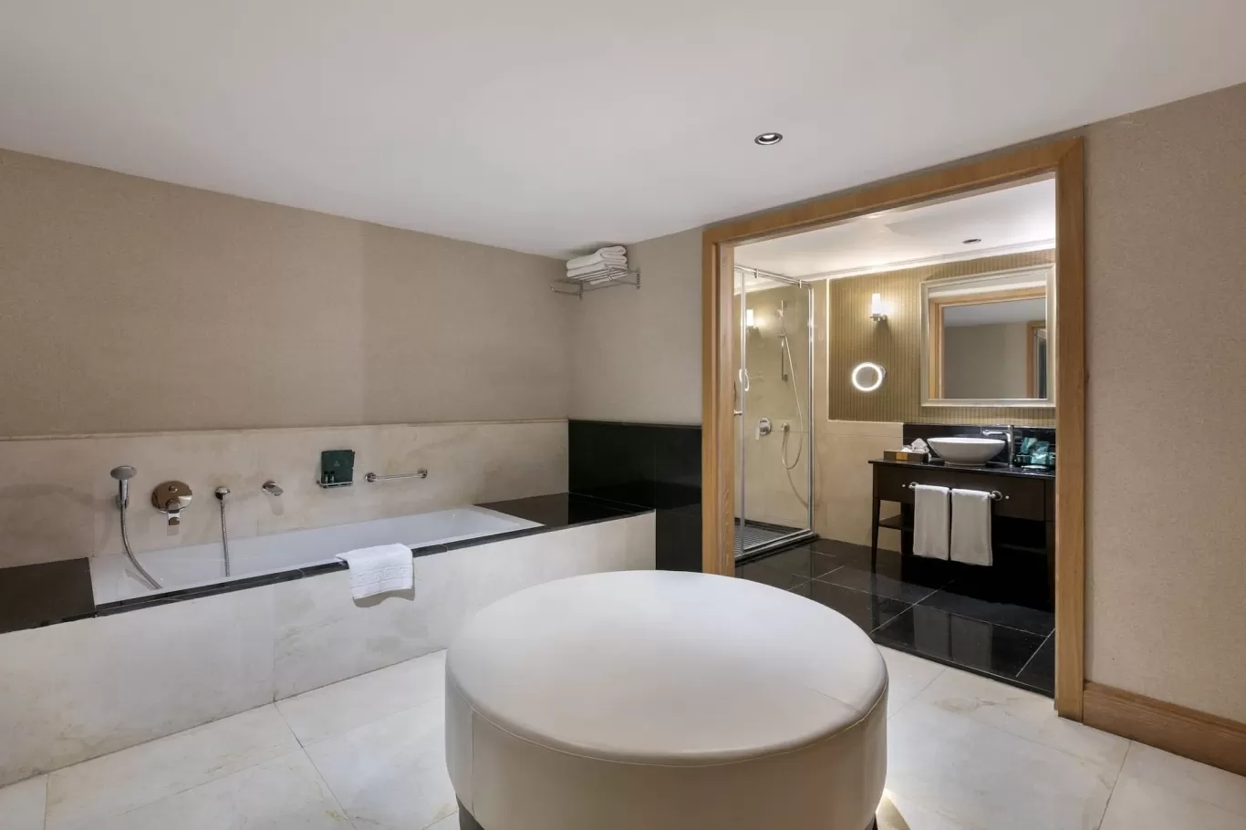 PLATINUM-MAISONETTE SUITE EXECUTIVE (OHNE PRIVATPOOL)
